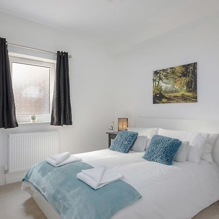 1 Bed Apt Sleeps 4 Luton  Eksteriør billede