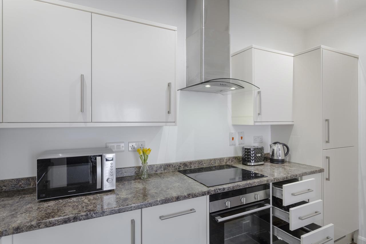 1 Bed Apt Sleeps 4 Luton  Eksteriør billede