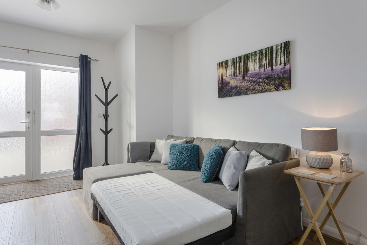 1 Bed Apt Sleeps 4 Luton  Eksteriør billede