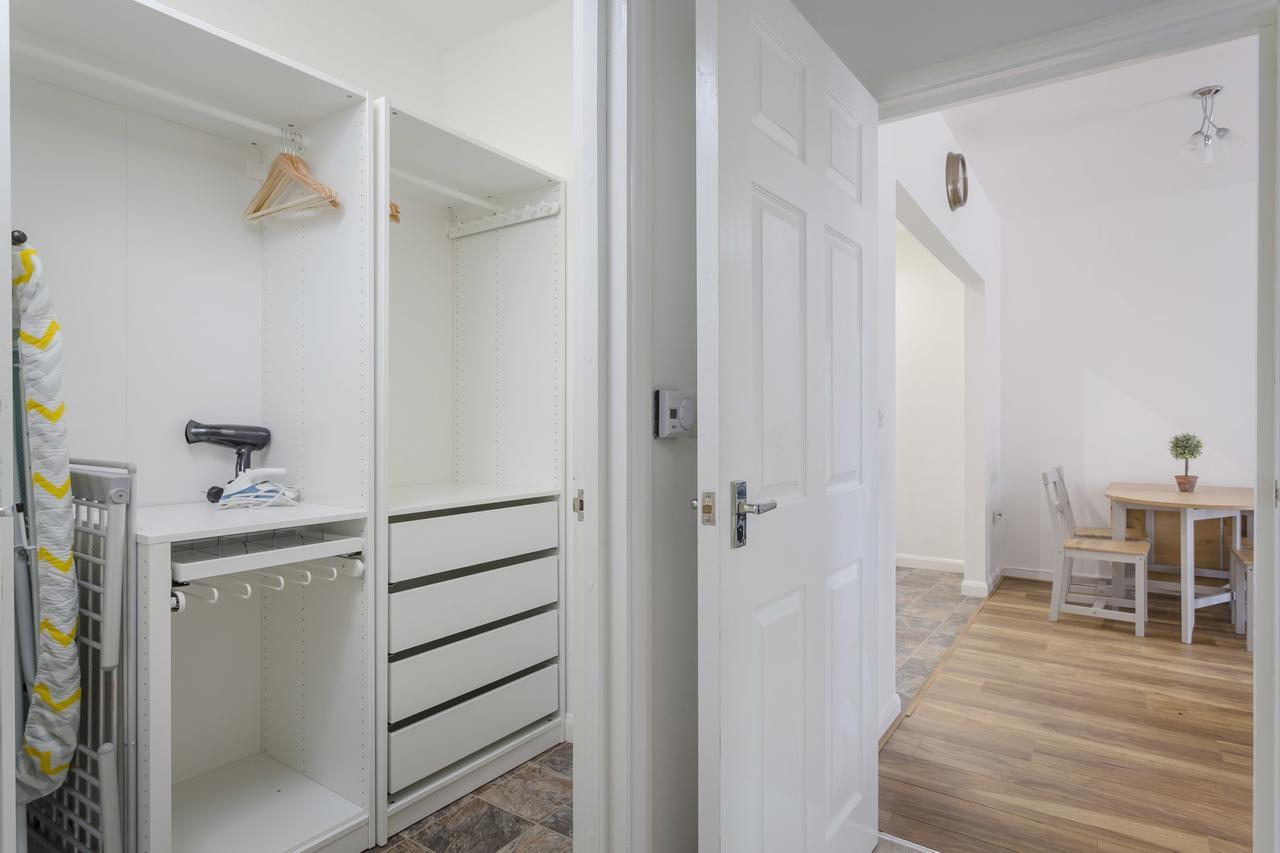 1 Bed Apt Sleeps 4 Luton  Eksteriør billede