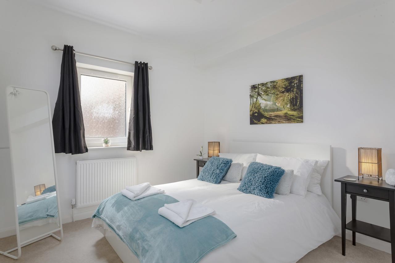 1 Bed Apt Sleeps 4 Luton  Eksteriør billede